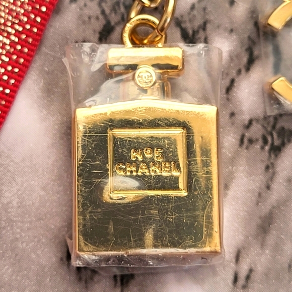 Chanel Gold bag charm EUC - Picture 8 of 15